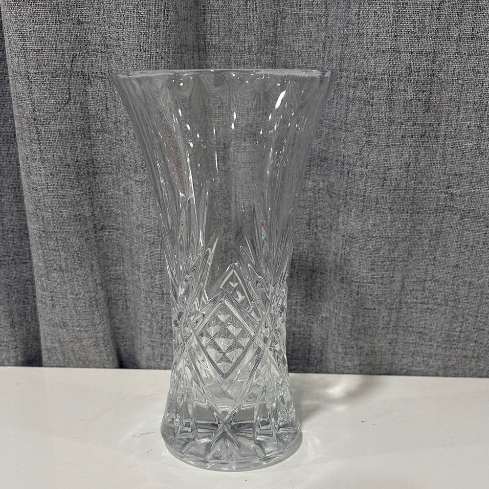 Vintage Elegant Crystal Vase. French cut masquerade pattern. 9.25”